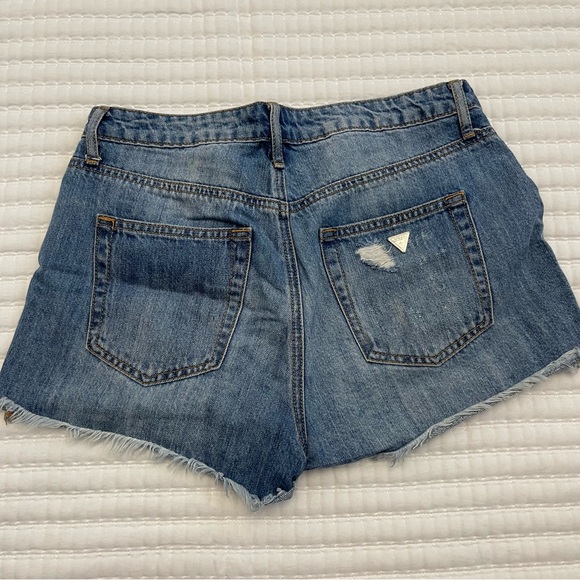Guess shorts size 28 100% cotton - Picture 2 of 4